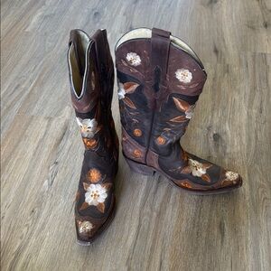 Floral Embroidered Brown Heeled Boots